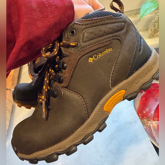 Columbia Youth Newton Ridge Mid Hiker Boot Size 3 - Picture 2 of 6